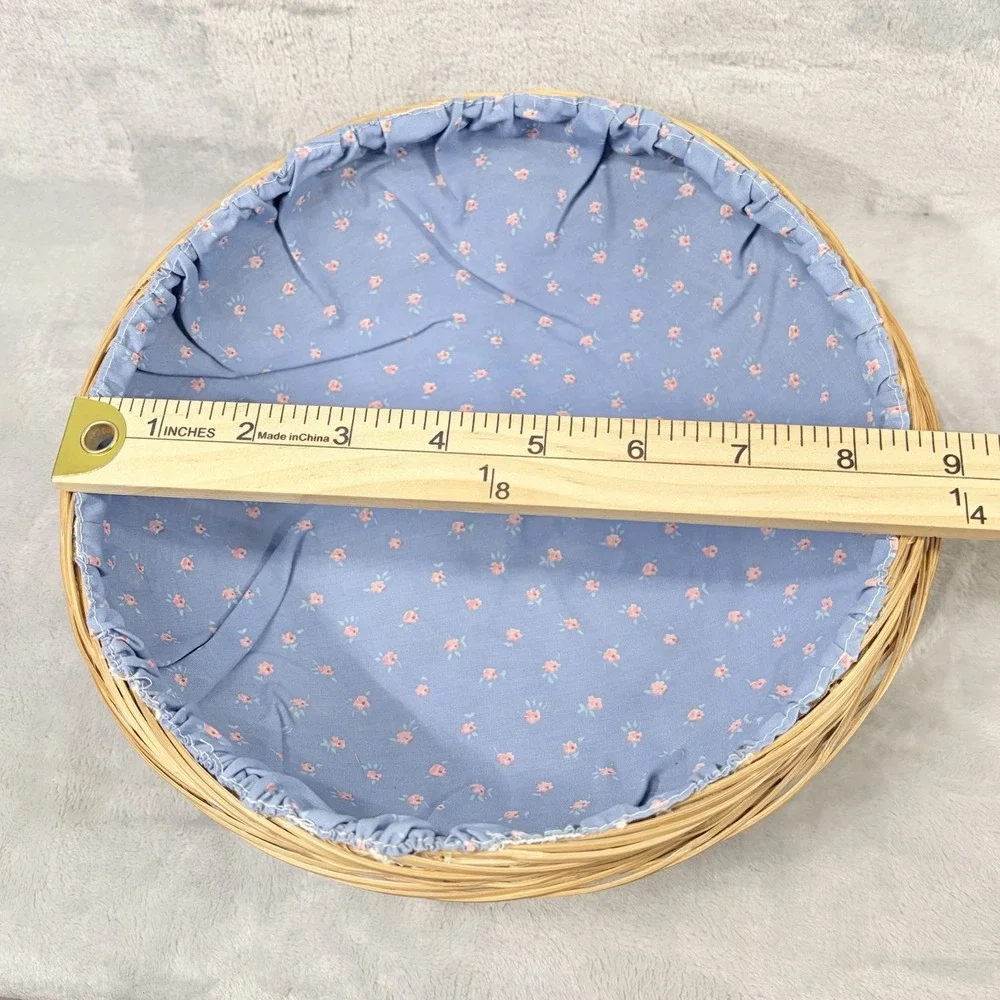 Vintage‎ 80's Wicker Sewing Basket Fabric Pillow Top Lace Lift Top